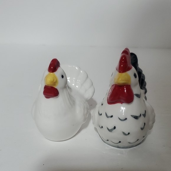 Other - Ceramic Chicken And Rooster Salt And Pepper Shakers